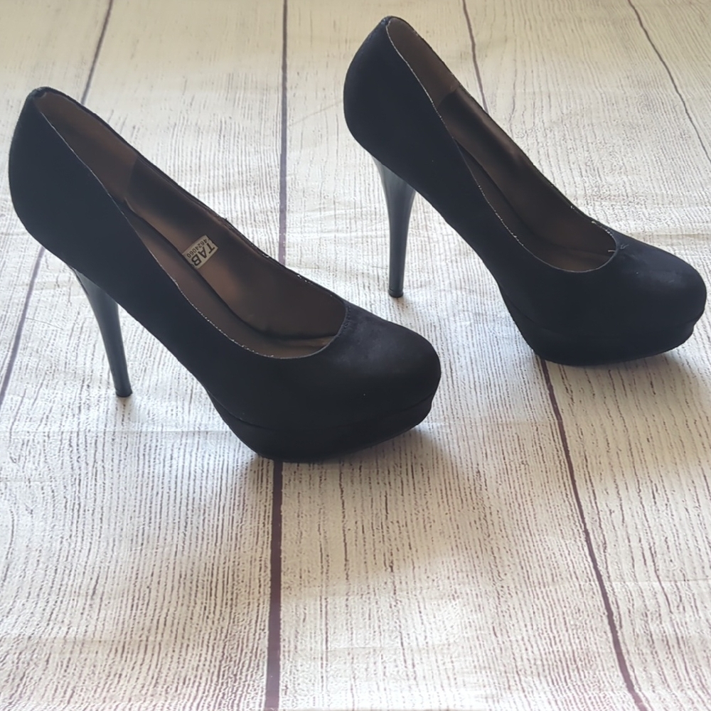 Mossimo Supply Co. Classic Black Heels